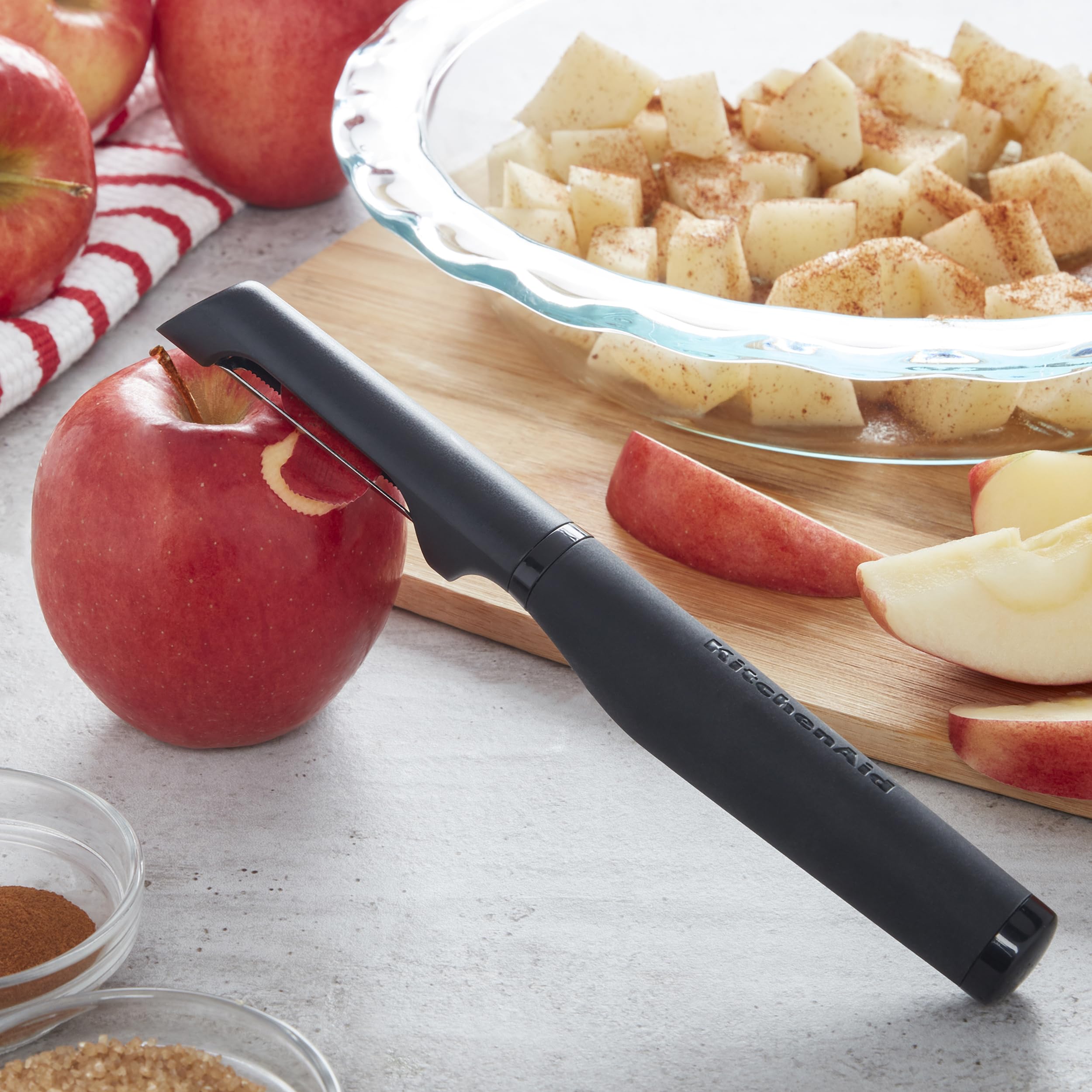 kitchenaid-soft-classic-euro-peeler image 5