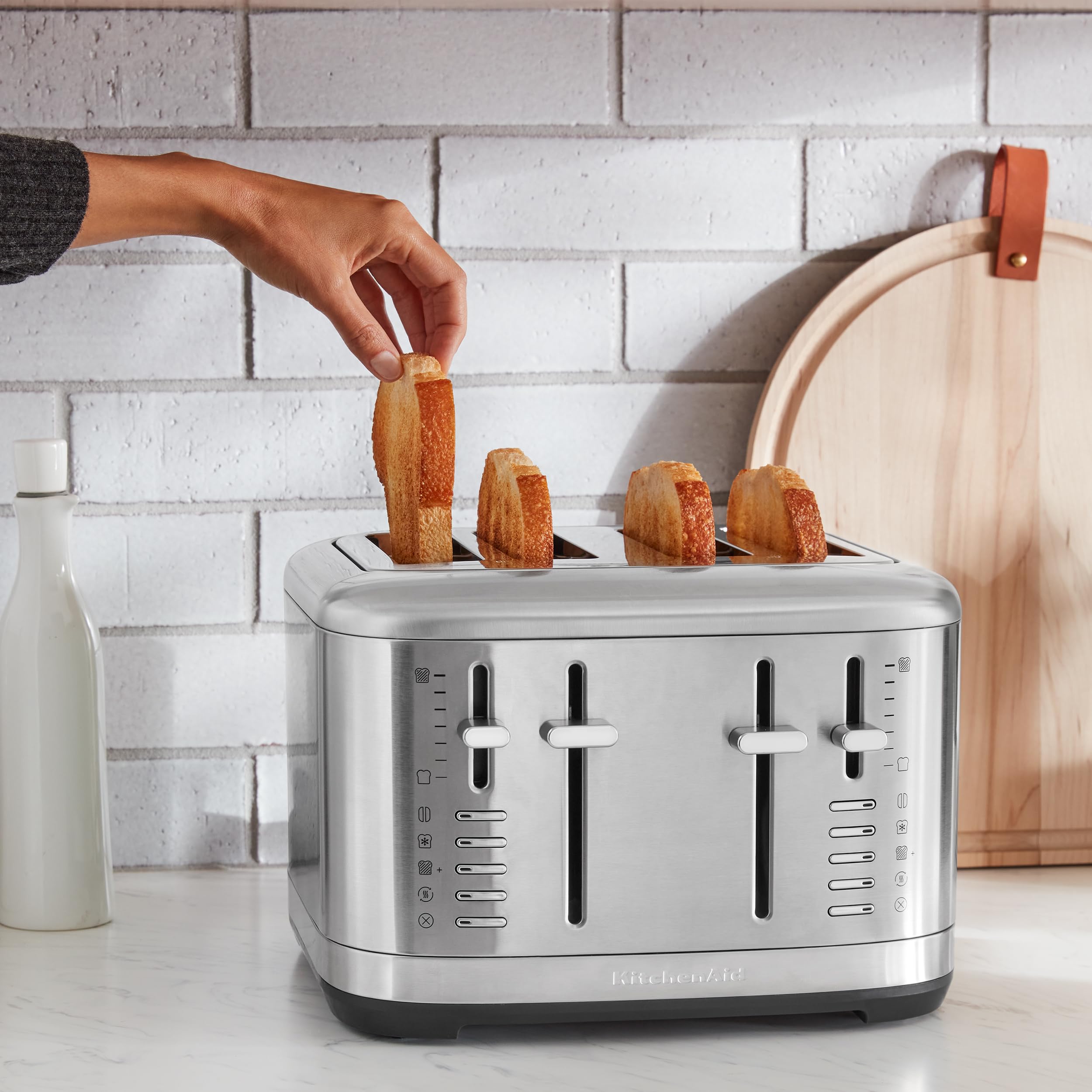 kitchenaid-4-slice-automatic-toaster-with-extra-wide-slots-kmt4109sx-brushed-sta image 3
