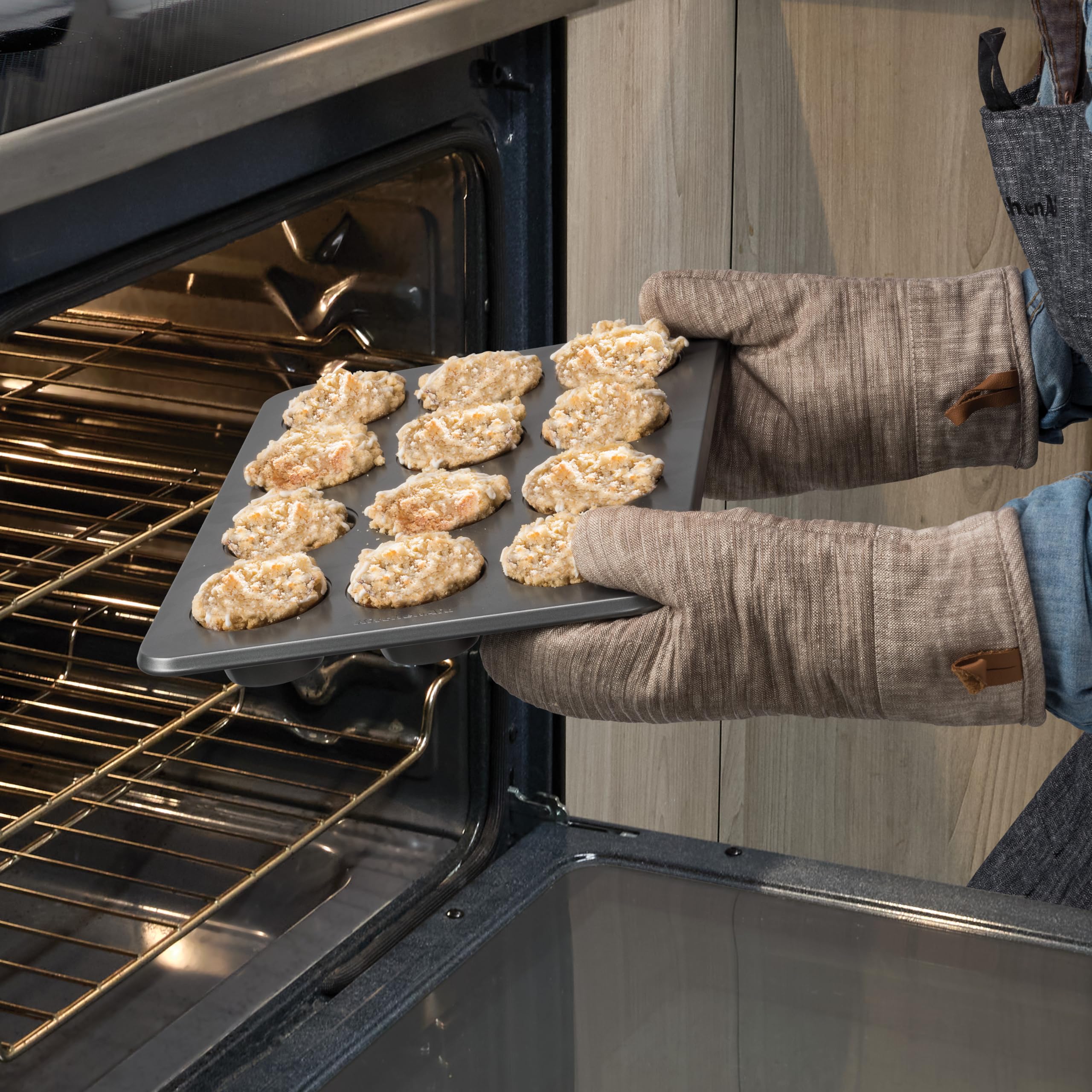 kitchenaid-12-cup-nonstick-aluminized-steel-muffin-pan-contour-silver image 5