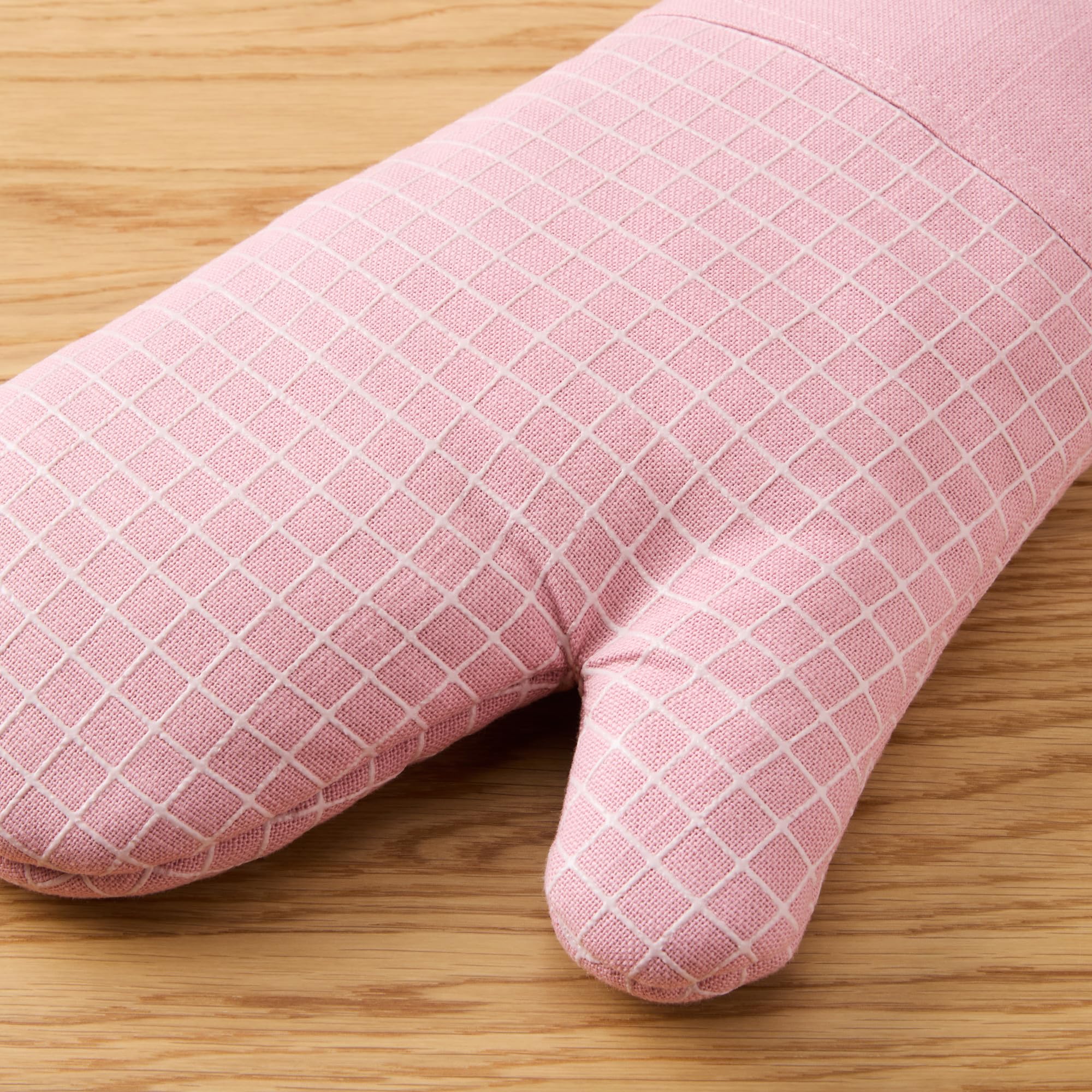 kitchenaid-gourmet-series-gridlines-oven-mitts-2-pack-heat-resistant-to-600-f-si image 3