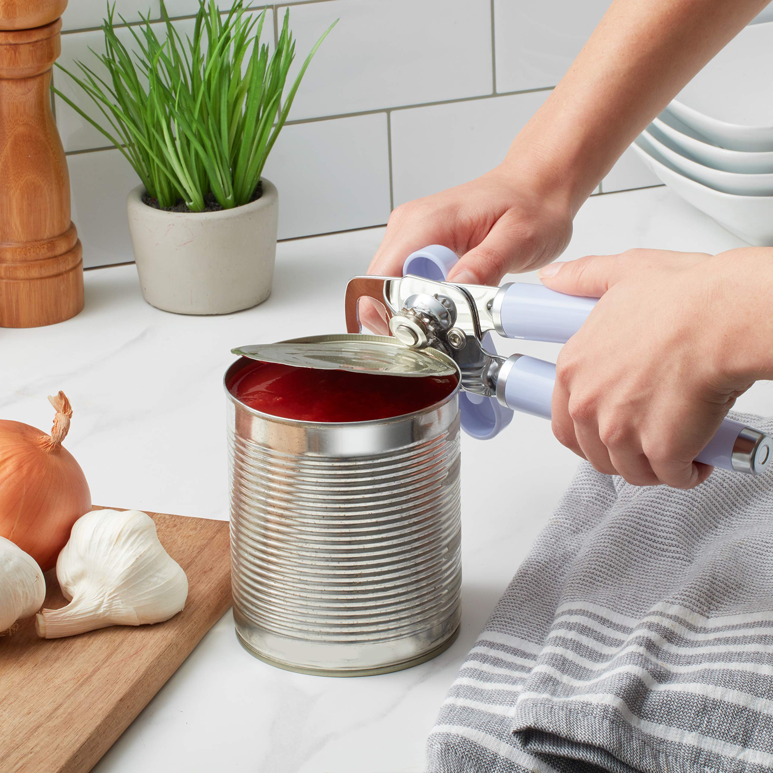 kitchenaid-classic-multifunction-can-opener-and-bottle-opener-lavender-cream-erg image 4