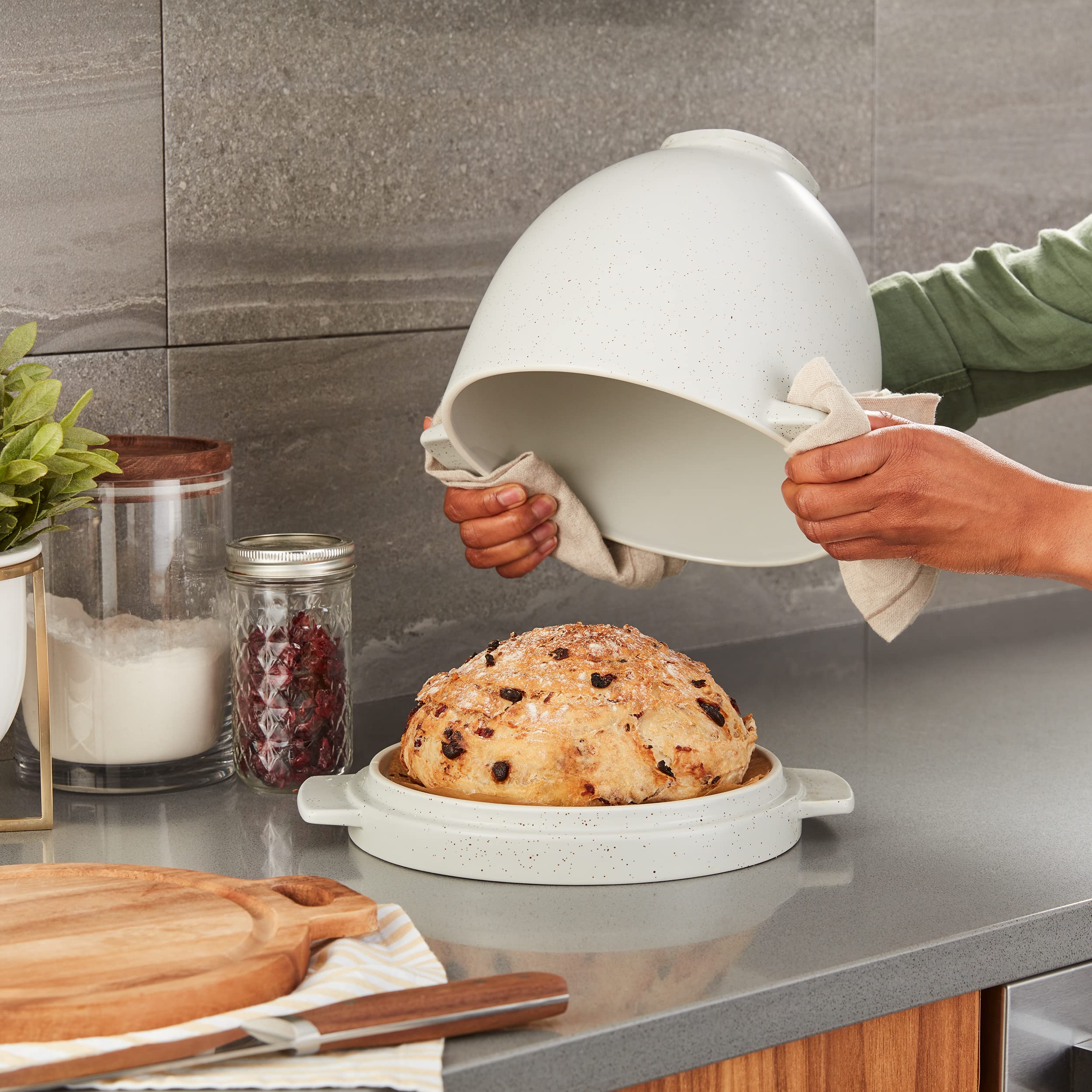 kitchenaid-ksm2cb5bgs-5-quart-ceramic-bread-bowl-with-baking-lid-for-4-5-5-qt-ti image 5