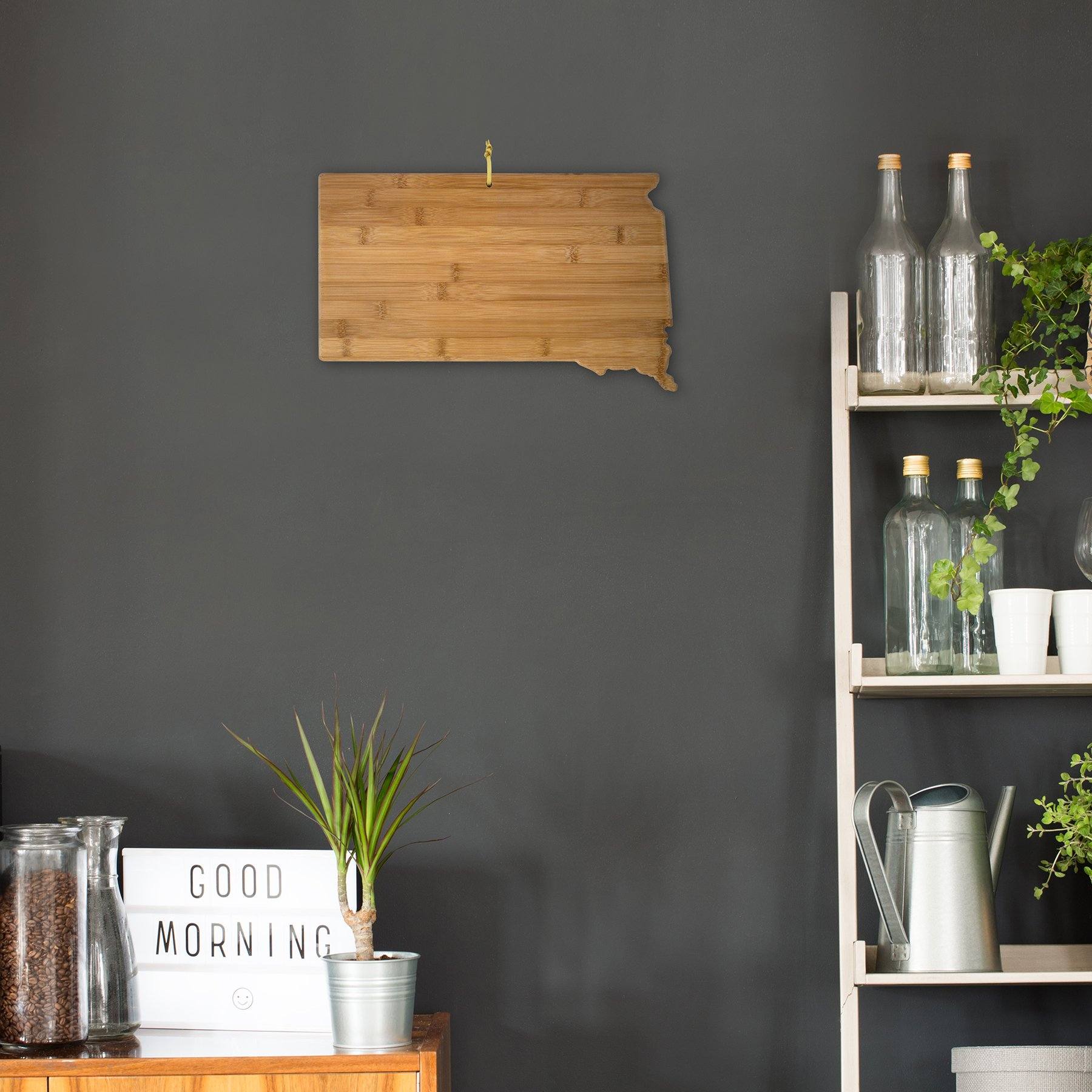 totally-bamboo-south-dakota-state-shaped-bamboo-serving-and-cutting-board image 3